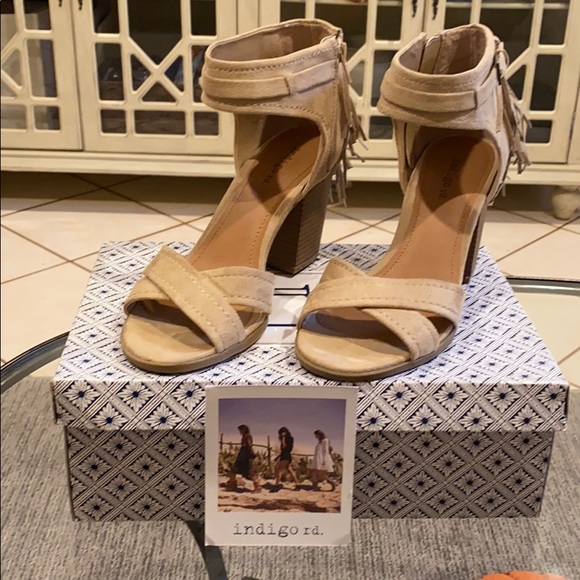 Shoes - Picture 2 of 11